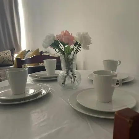 Un Descanso 2-2 アパート